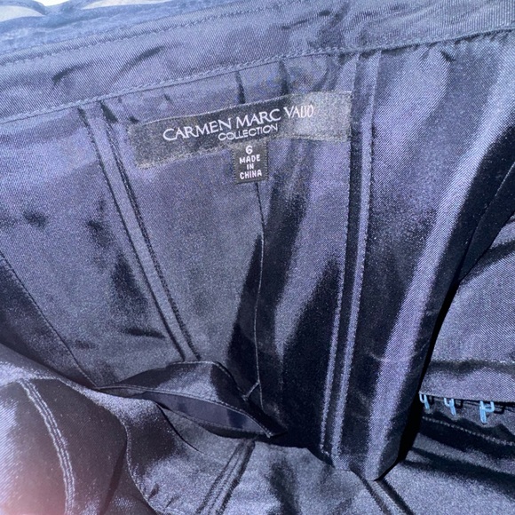 Carmen Marc Valvo Navy Silk Chiffon Strapless Gown | Formal Evening | Size 6 - Picture 3 of 6